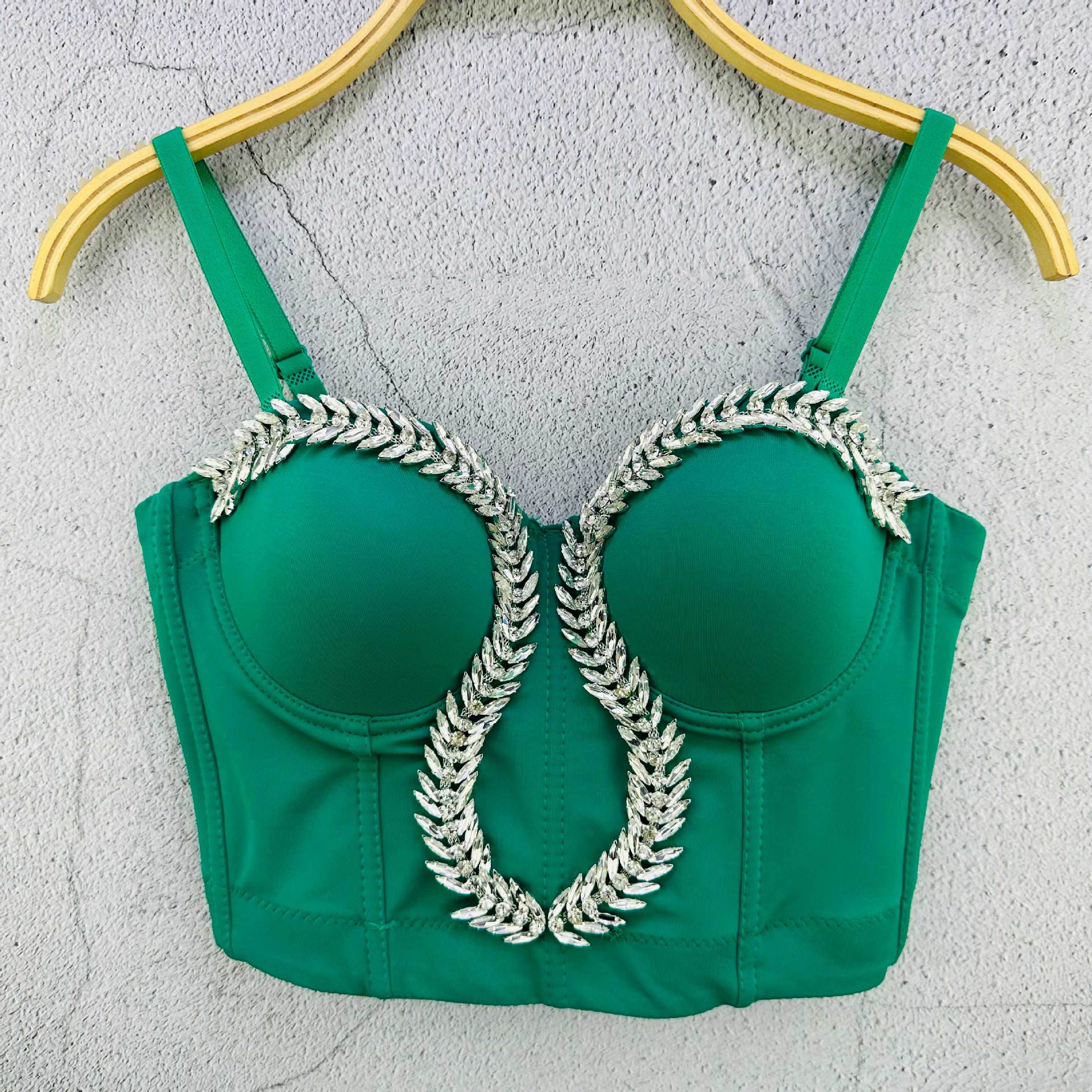 

Leaf-shaped Rhinestone Chain Short-sleeved Tank Top with A Sophisticated and Elegant Vibe Perfect for Street Style Fashion. Camis & Tank Tops 40/90 зелений