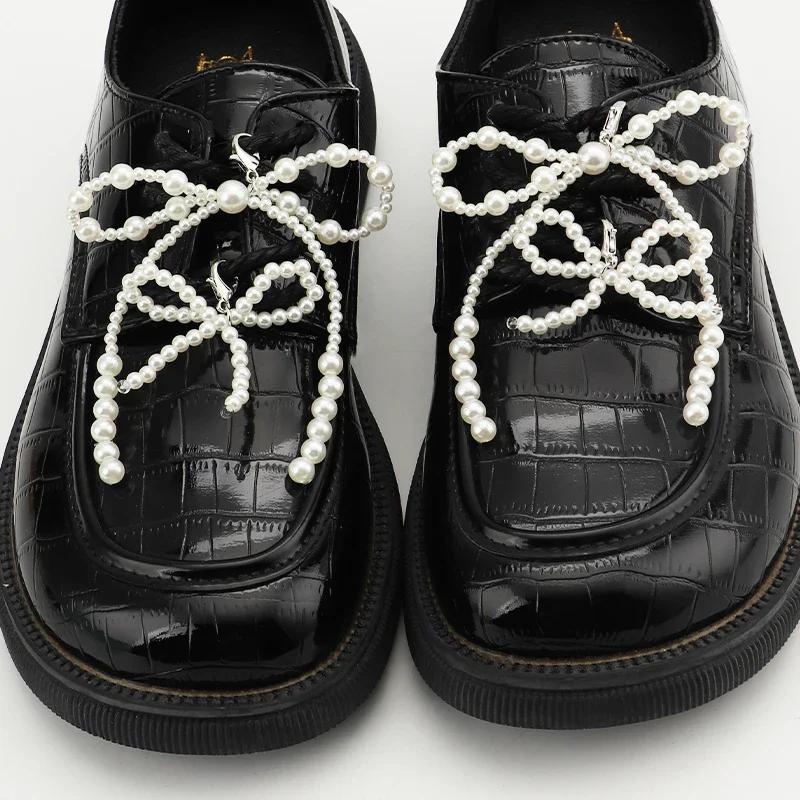 1 Paar Fliege Perle Blume Schnürsenkel Schnalle Schuhanhänger Schnürsenkel Dekorationsclips Schuhzubehör für Frau Weiß und Silber