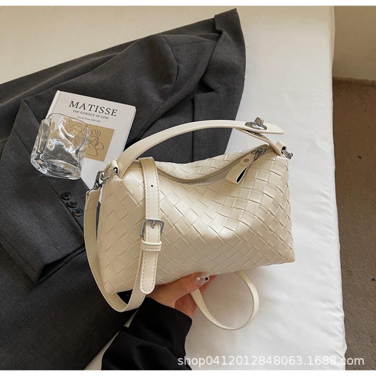 2025 summer new bag women's high-end sense niche hand carry woven pattern single shoulder underarm bag lunch box bag bucket bag