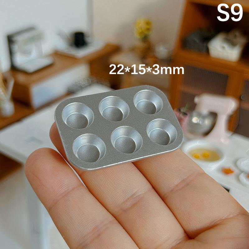 1Pc Doll House Kitchen Decoration Mini Baking Mold Animal Love Star Pattern Shooting Scene Props
