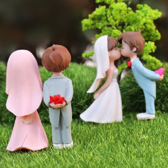 1 Pair Miniature Wedding Cake Toppers Mini Bride Groom Figurine Romantic Kissing Couple Resin Statue for Anniversaries Engagement Party Bridal Shower