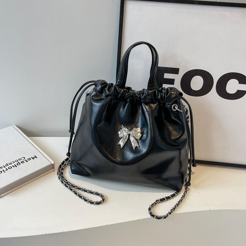 Trend pleated cloud bag women's 2025 new fashion popular bow crossbody backpack chain bucket bag