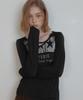 LETERIE Graphic V-Neck Long Sleeve Tee_Black