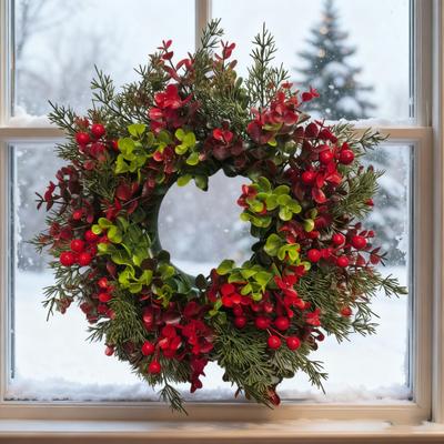 Couronne de Noël pour Porte d'Entrée Décoration de Verdure en Pin Artificiel et Baies Rouges