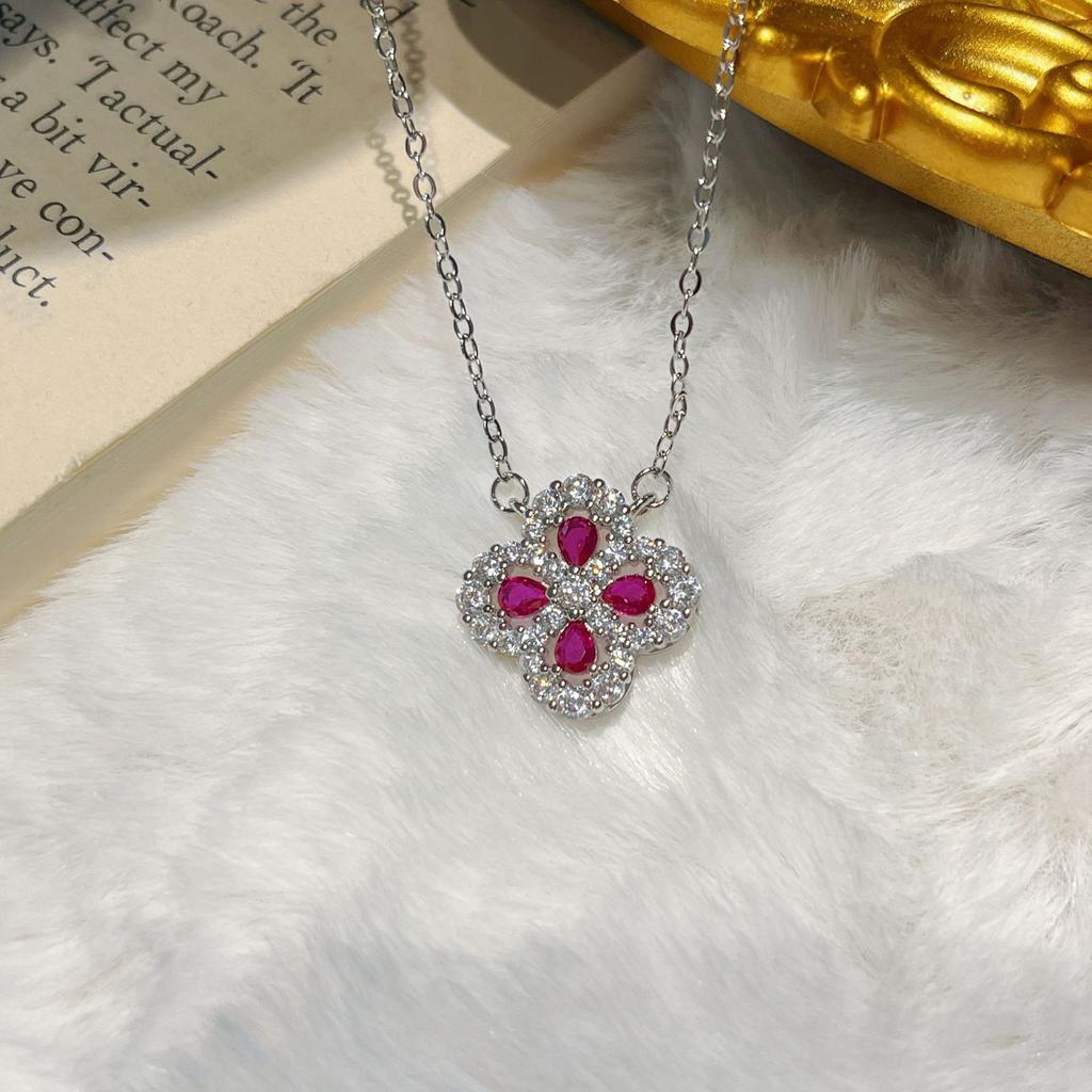Hw Four-Leaf Clover Necklace Women'S Snowflake Water Droplets Full Of Diamonds Pendant Fashionable And Beautiful Giant Sparkle-Shaped Collarbone Chain