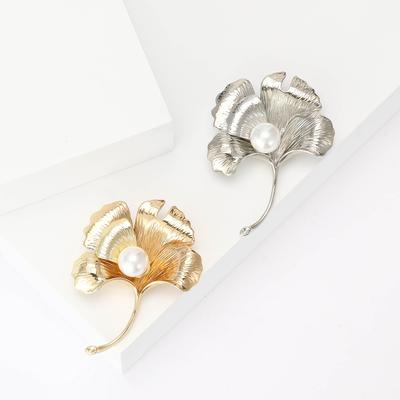 Temperament Alloy Pearl Dumb Gold Ginkgo Biloba Brooch Simple Fashion Women'S Clothing Corsage Jewelry Pin
