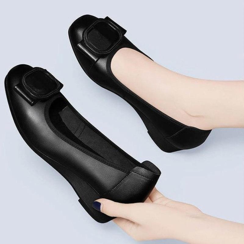 

Повседневные туфли на каблуке с уклоном, женские, весна 2025, новые черные туфли на мягкой подошве для мам, маленькие кожаные туфли, увеличивающие рост, мокасины 40 чёрный