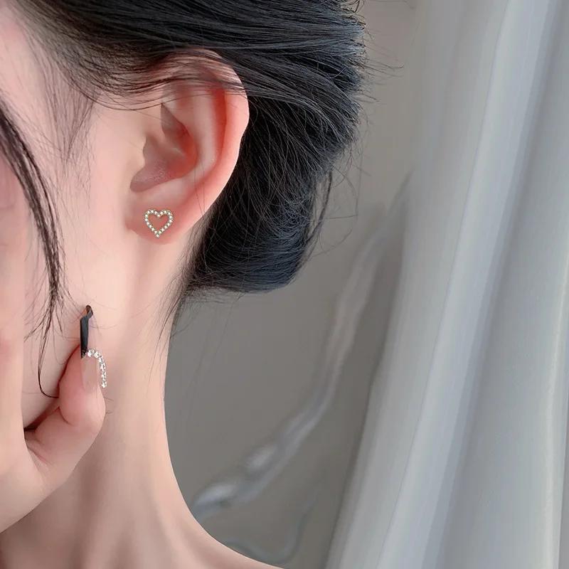 Korean Luxury Small Love Heart Earrings Golden Silver Color Zircon Stud Earrings for Women Fashion Jewelry 2025 Trend Wholesale