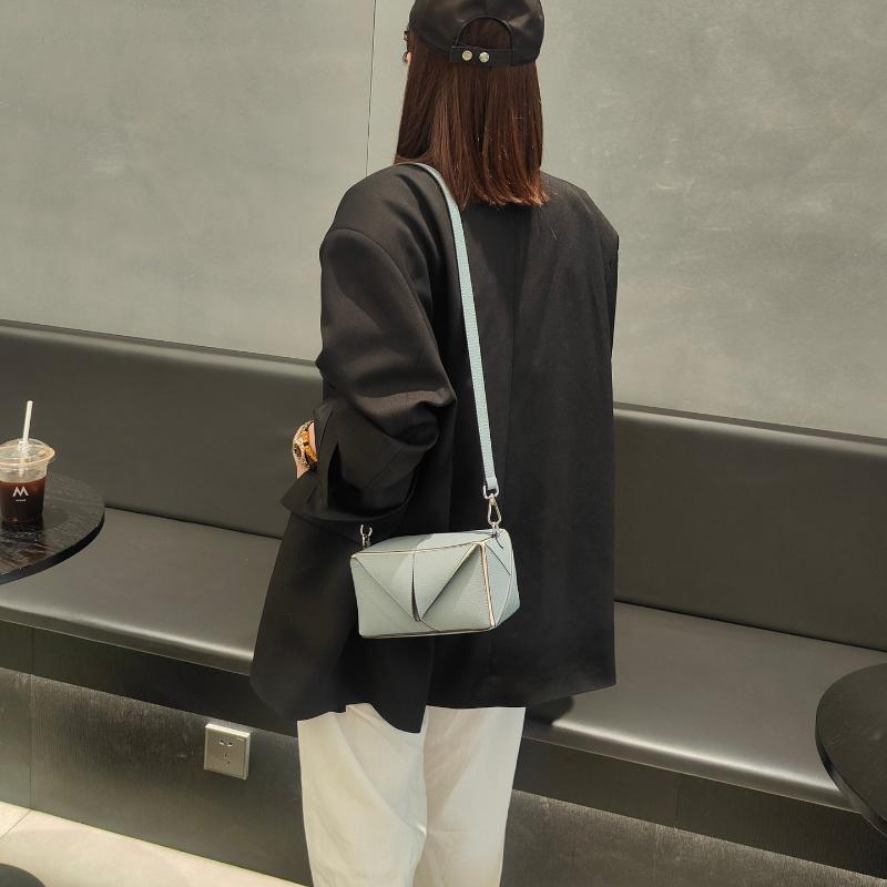 Leather Niche Design Bucket Bag  New Shoulder Messenger Bag Premium Geometric Splicing Commuter Women's Bag