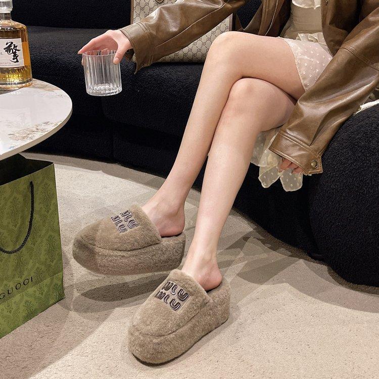 Leopard print thick-bottomed fluffy slippers for women to wear outside autumn and winter new models for small people to increase their height