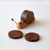 Set di sottobicchieri in legno minimalista moderno con design a lumaca magnetica per decorazione domestica e protezione dal calore