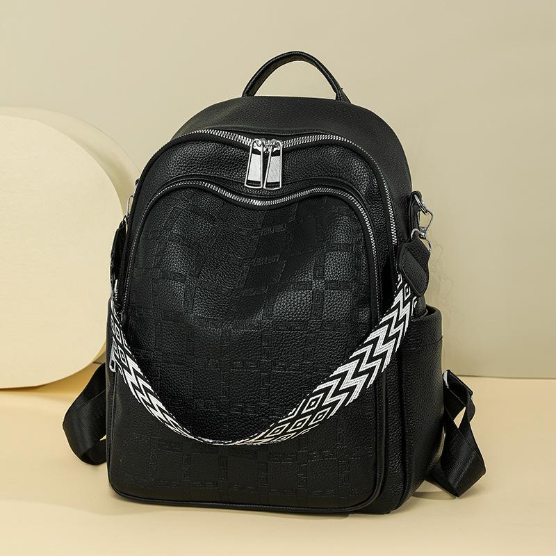 Soft leather bag women's large-capacity new women's backpack is now popular casual bag women