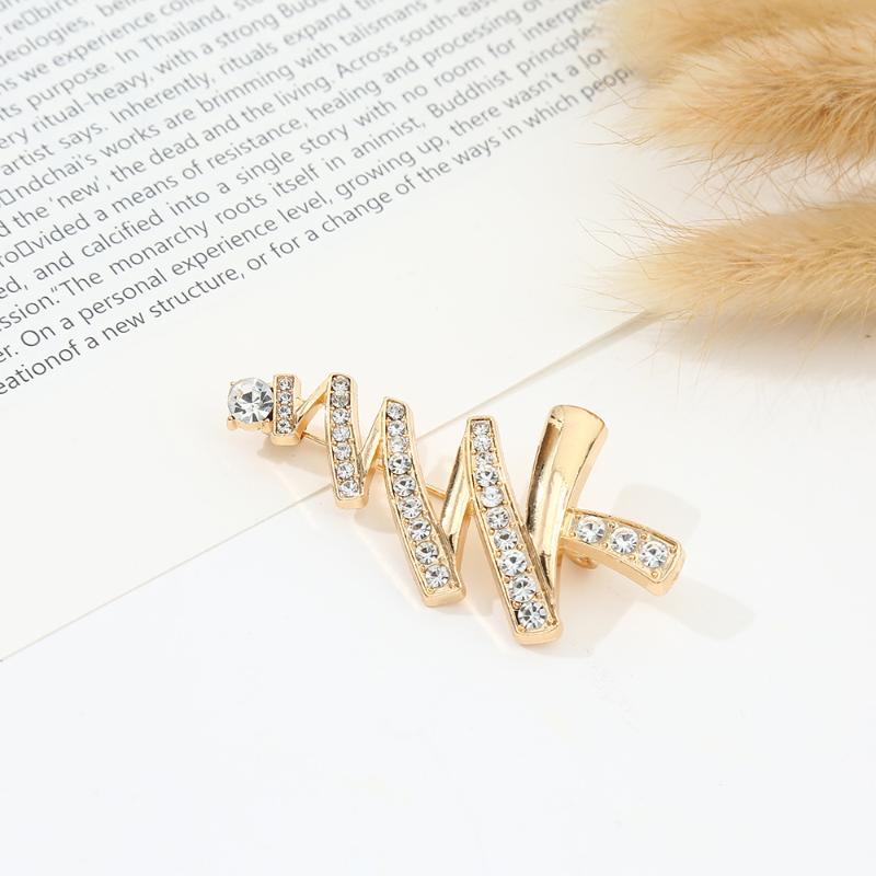 Luxury Rhinestone Christmas Tree Brooch Elegant Refined Brooch Women Collar Pins Brooches Versatile Jewelry Xmas Gifts