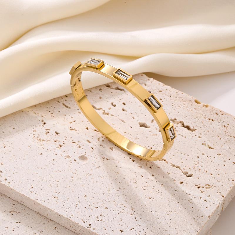 Htpwe Edelstahl Eingelegter Grüner Zirkonia Stapelarmband Set Damen 18k Vergoldet Paar Feiertagsgeschenk Armband Täglicher Zirkon