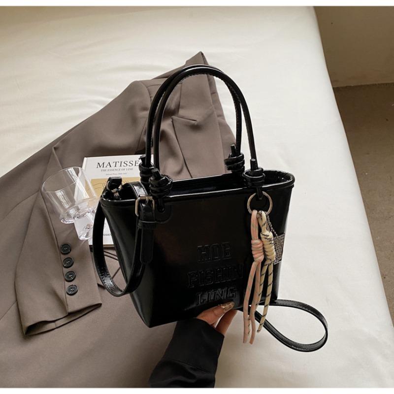 Spring and Summer Popular Small Bags for Women's New Fashion Versatile Messenger Bags, High-end Portable Bucket Bags