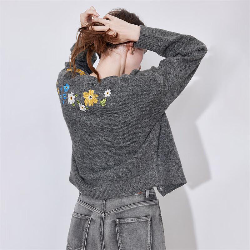 Chuyu Women's Floral Embroidered Knit Cardigan