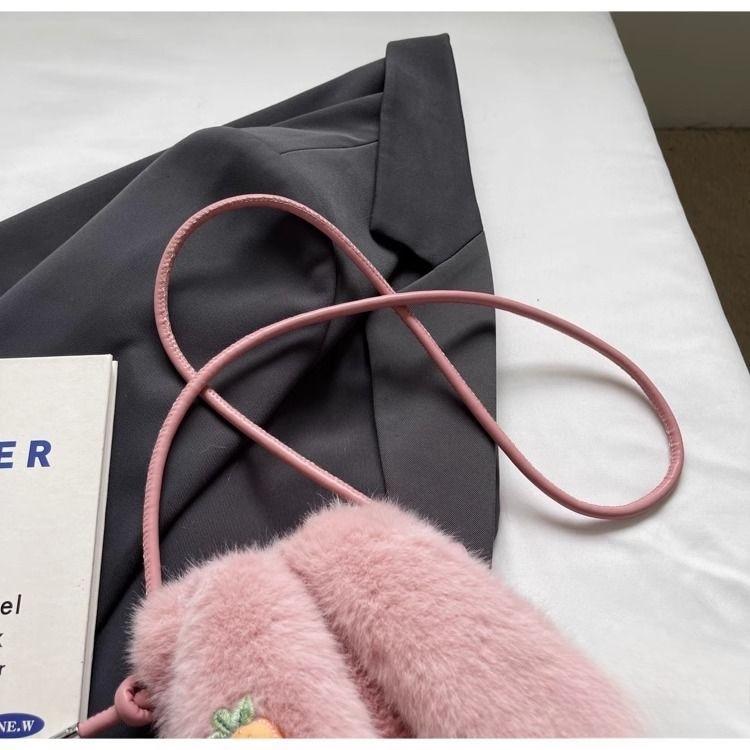 Módní plyšová crossbody taška 2024 - Roztomilý design králíčka, ideální na podzim/zimu