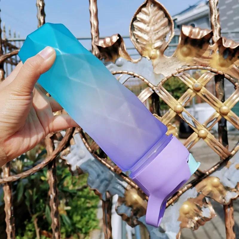 600ML Gradient Sports Water Bottle For Girls Plastic Water Bottles With Straw Portable Drinking Bottle For Outdoor Travel Gym