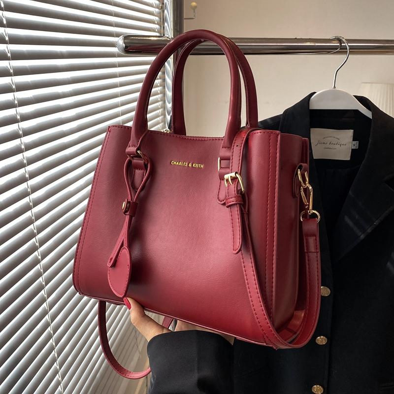 Borsa a Spalla Rossa di Lusso di Design Borse da Matrimonio da Donna Nuova Moda Borsa a Tracolla con Nappa Grande Capacità Borse da Sposa