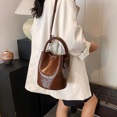 Retro Water Bucket Bag Female New Trendy Commuter Crossbody Bag Fashion Solid Color Handheld One Shoulder Bag For Women