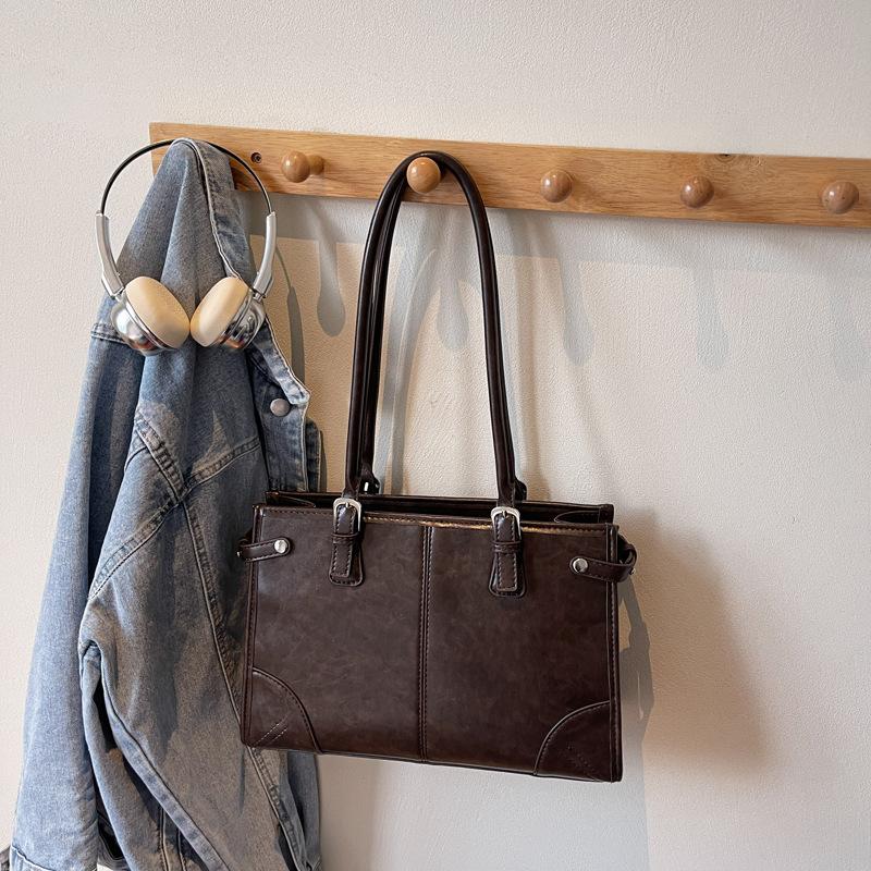 

New high-end fashion women s bag set, large capacity and light shoulder bag, shoulder bag, tote bag.