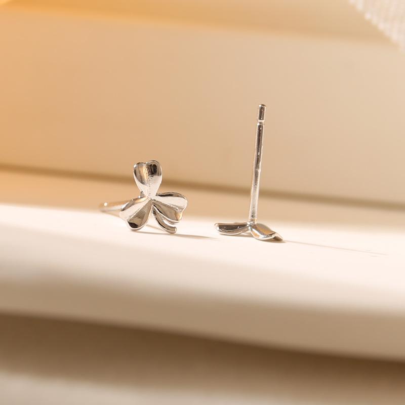 Three-petal Flower Earrings for Women  Fashionable  Versatile  High-end Style  A Gift for Your Bestie or Girlfriend