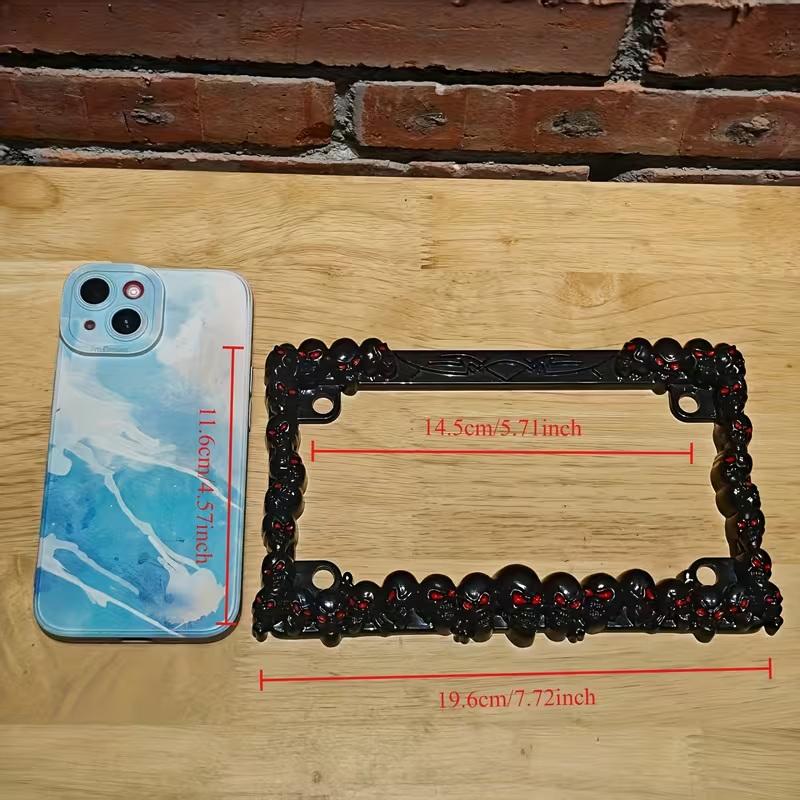 Skull Motorcycle License Plate Frame Gothic  Motorcycle License Plate Holder Creative Metal Frame for Motor Vehicle Decor