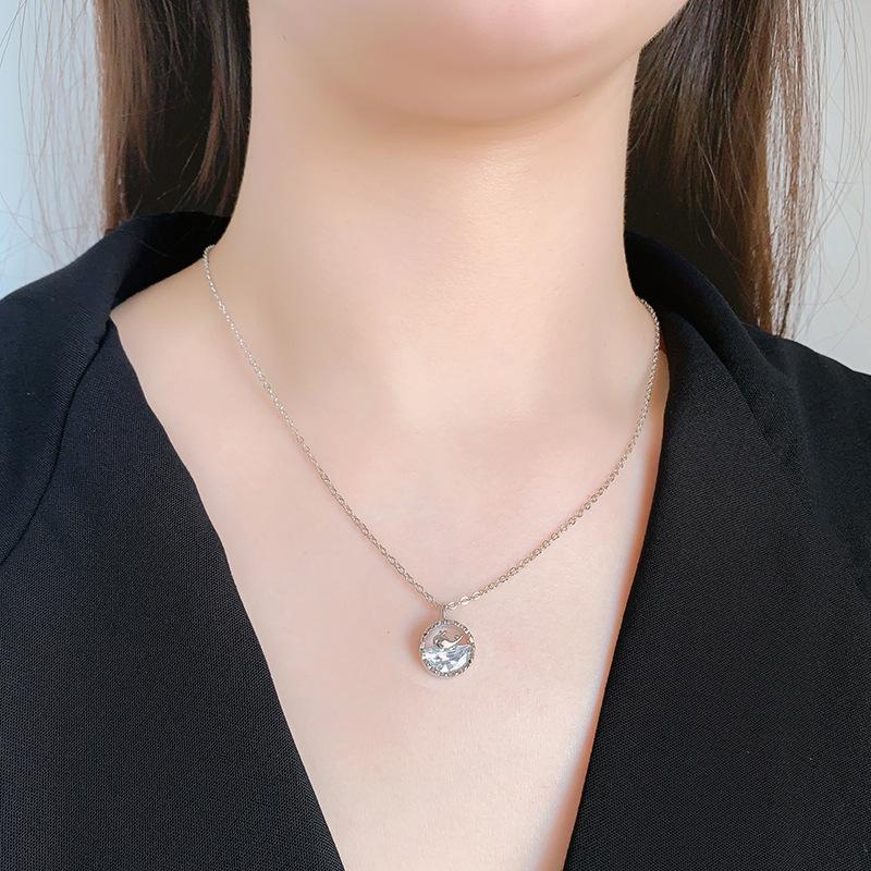 Korean and Japanese high-end elegant crystal whale animal necklace ins Cool and minimalist collarbone necklace