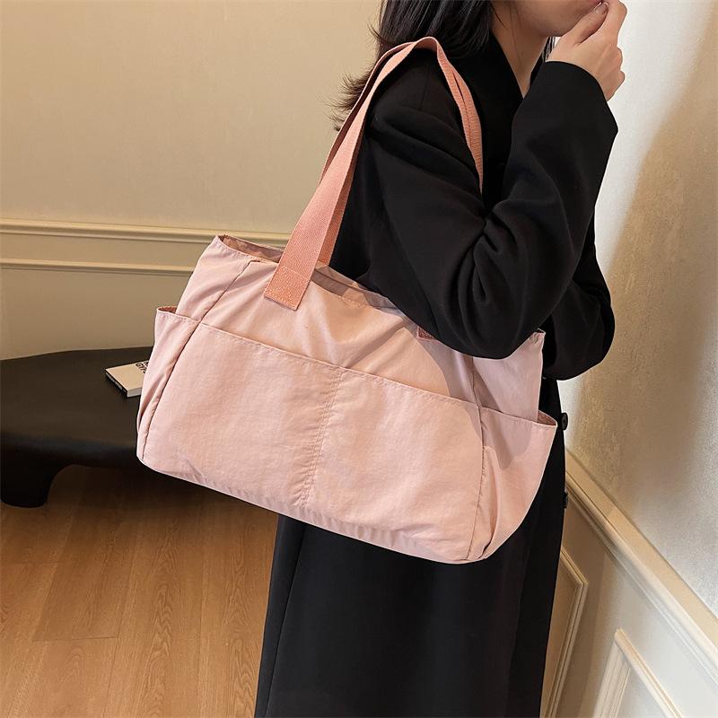 2025 New Large-capacity Commuting Shoulder Handbag Travel Bag Women's Commuting Bag
