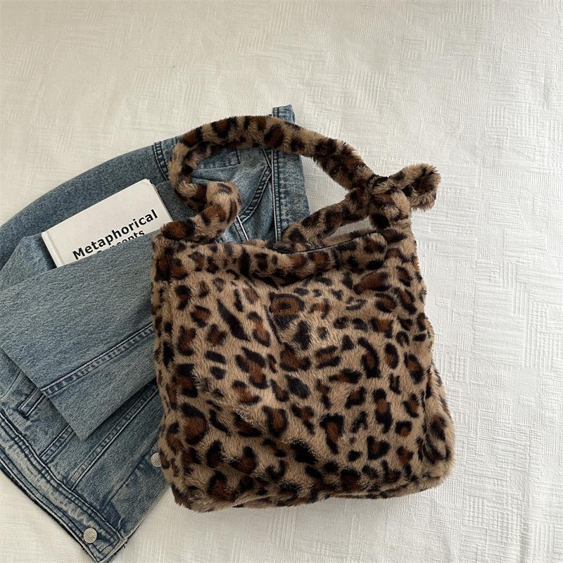 

Сумка Мао Мао осень-зима новая женская сумка Spice girl леопардовый принт на плечо сумка-подмышка большой вместимости сумка-мессенджер для通勤 плюшевая сумка