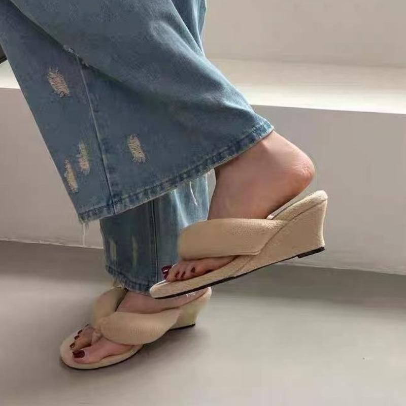 New Footwear Flock Women Wedges Slippers Flip Flops Fashion Round Toe Ladies Wedges Toe Clip High Heel Shoes Female Sandals