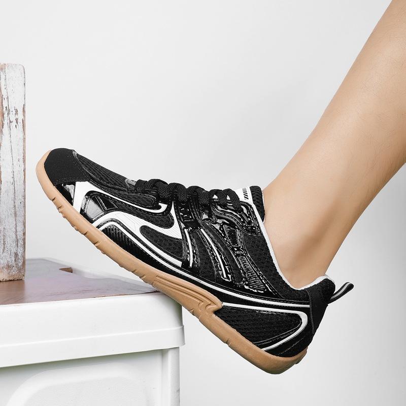 

Повседневные немецкие кроссовки мужские сетчатые дышащие мужские туфли весна 2025 новые универсальные спортивные модные туфли на плоской подошве мужские 39