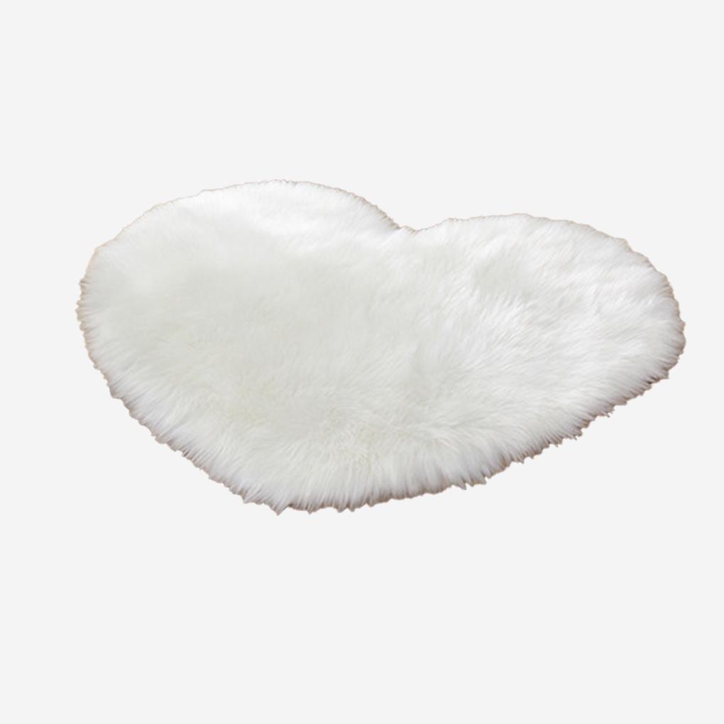 Rugs Floor Mat Heart Shaped Indoor Anti-skid Cold-Proof Carpets Bedside Living Room Children's Window Chair Decorations
