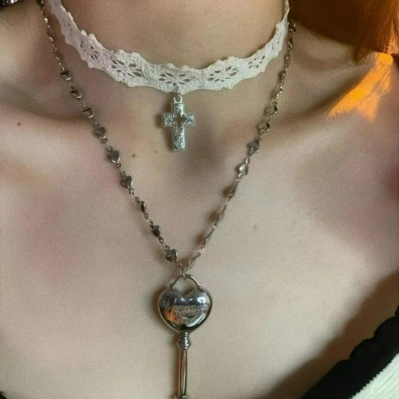 Sweet Cool Y2k Spicy Girl Style Love Key Tassel Pendant Necklace Female Ins Style Personalized Fashion Collar Sweater Chain
