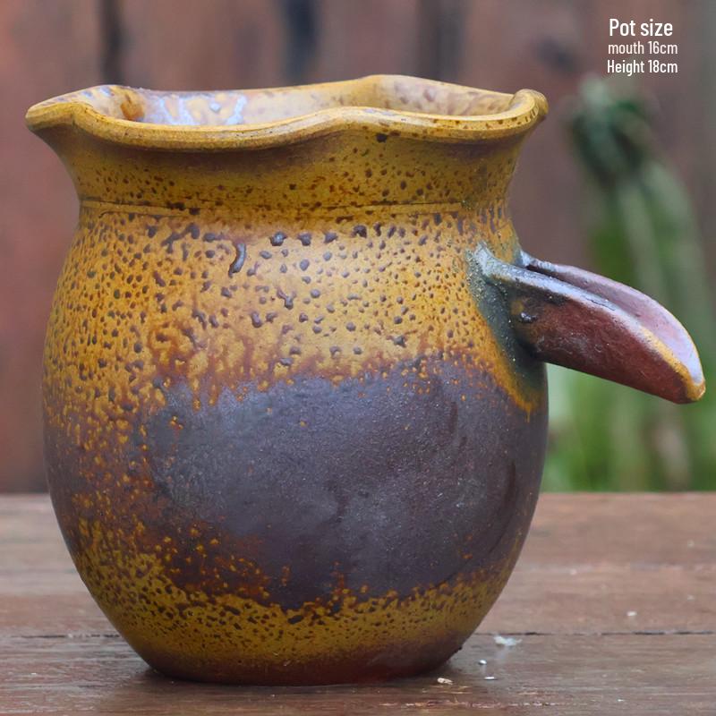 Vintage Ceramic Fish Tank Water Feature with Filtration & Oxygenation for Courtyard Landscaping and Hotel Décor