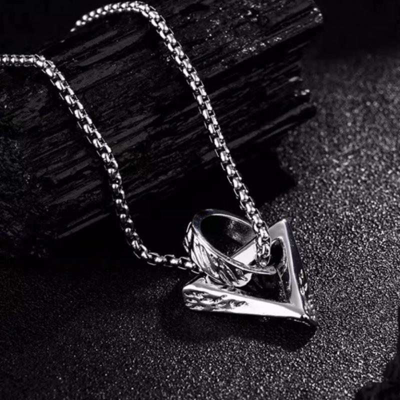 Men's Geometric Square & Round Pendant Necklace - Stylish Hip Hop Accessory with Versatile Design.