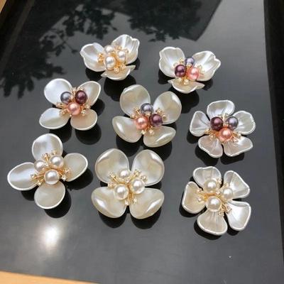 4 Stück, Imitation Muschel-Perlen-Blumen-Patch, Herz-Blumen-Jakobsmuschel, Schmuck-Accessoires, Hand-Blumenstrauß, DIY-Haar-Schuhe, Kleidung, Taschen, Material