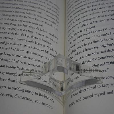 Supporto per pagine di libri Divaricatore di pagine trasparenti Anello per pollici Segnalibro Accessori per la lettura di libri in acrilico per insegnanti Studenti presenti