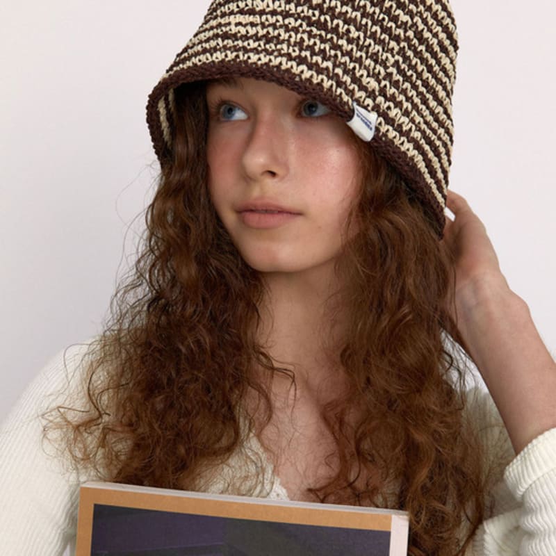 

ТАНЦУЮЩАЯ БАБУШКА ШЛЯПА БАБУШКИ : ПОЛОСКА КОРИЧНЕВАЯ Stripe brown