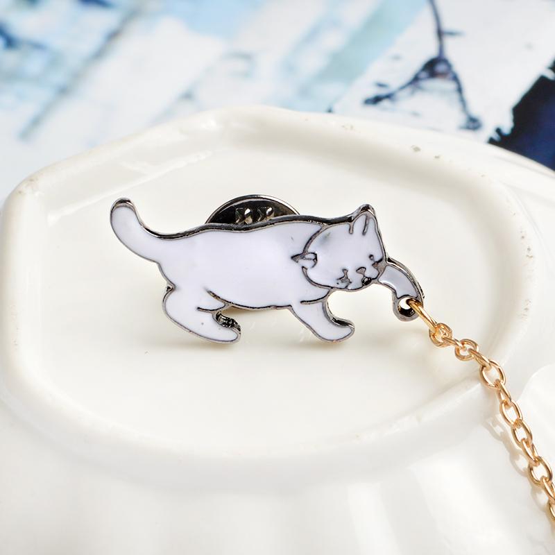 Miss Zoe Niedliche Cartoon Katze Kätzchen Perle Metall Brosche Anstecknadeln mit Kette DIY Knopf Anstecknadel Jeansjacke Ansteckplakette Schmuck Geschenk für Kinder