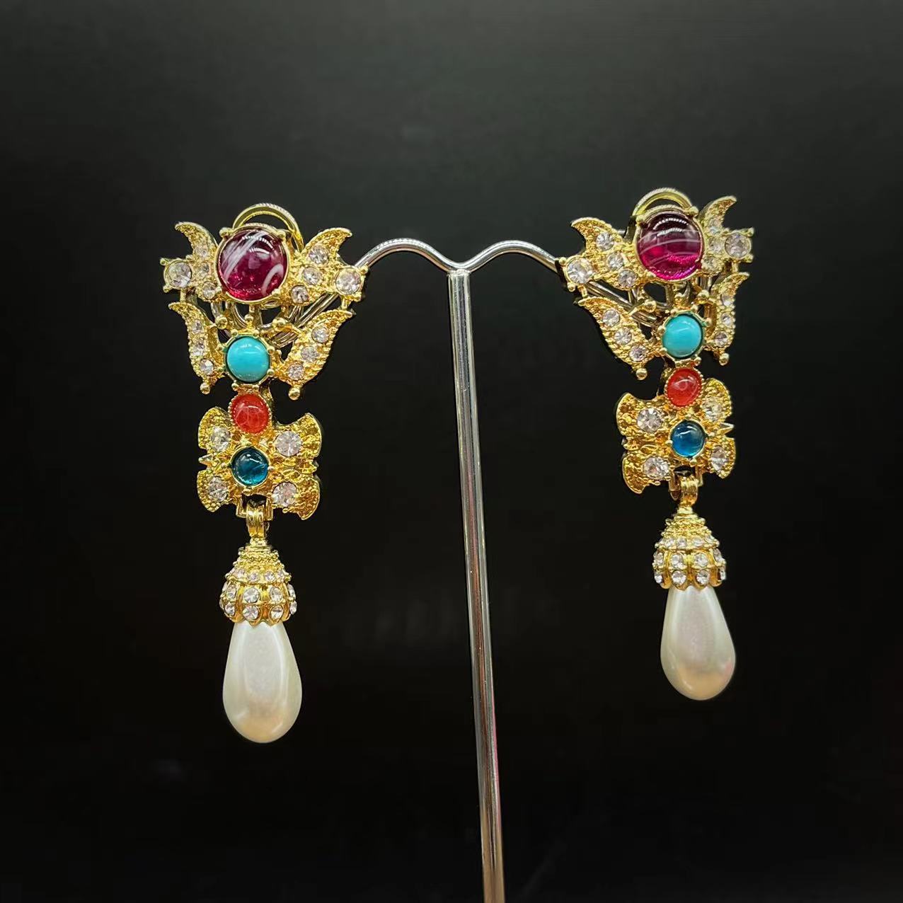 Антикварный набор украшений с жемчужным кулоном, серьгами и ожерельем в стиле средневекового дворца, позолоченный, с инкрустацией, в западном французском стиле