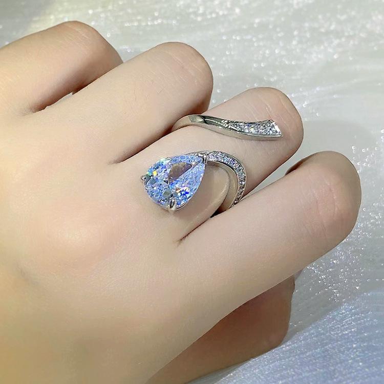 Luxury Slightly Encrusted with Zircon Winding Geometric Ring Fashion Personality Design Cool Wind Index Ring