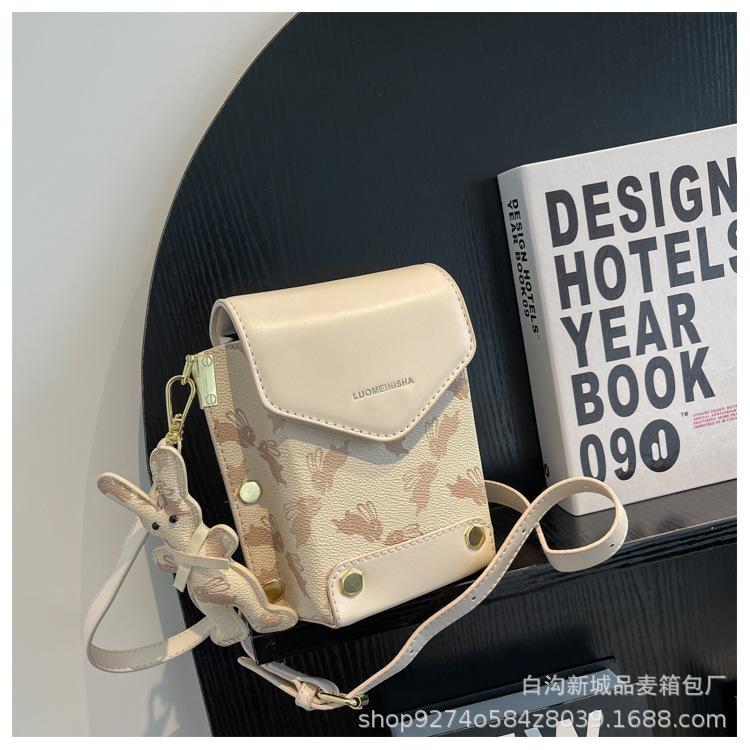

Summer fashion small bag women 2025 new versatile messenger bag exquisite and small shoulder mobile phone bag small square bag бежевый