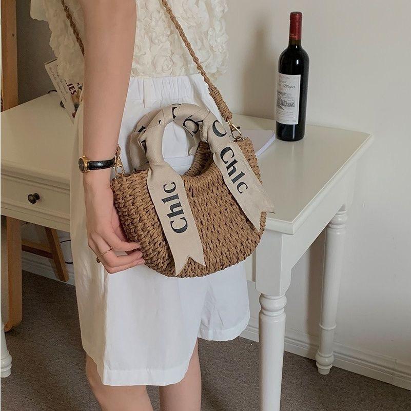 2026 Artistic Retro Round Woven Handbag - Large Capacity Women's Beach Bag