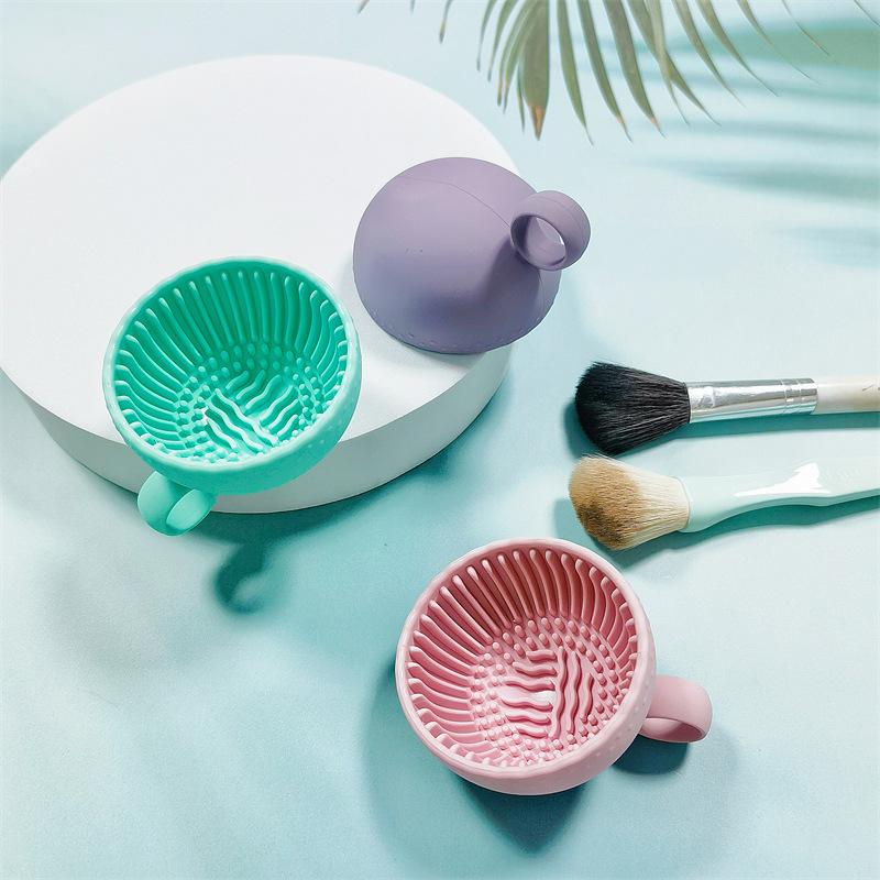 Portable Silicone Brush Cleaner Pad, Foldable Makeup Tool Washer with Deep Cleaning Ribs, Space Saving Slavic Beauty Tool