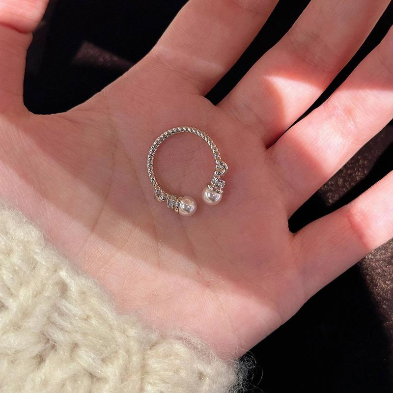 Vintage simple style pearl ring light luxury High Quality silver  rings for women party wedding high quality