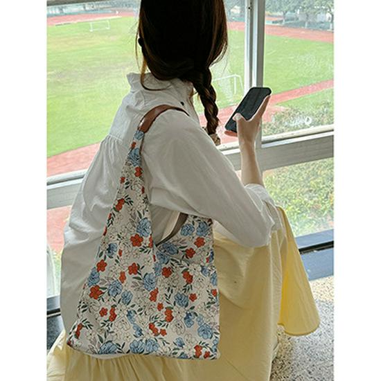 

2026 Japanese-Style Floral Shoulder Bag: High-Capacity, Retro All-Match Tote