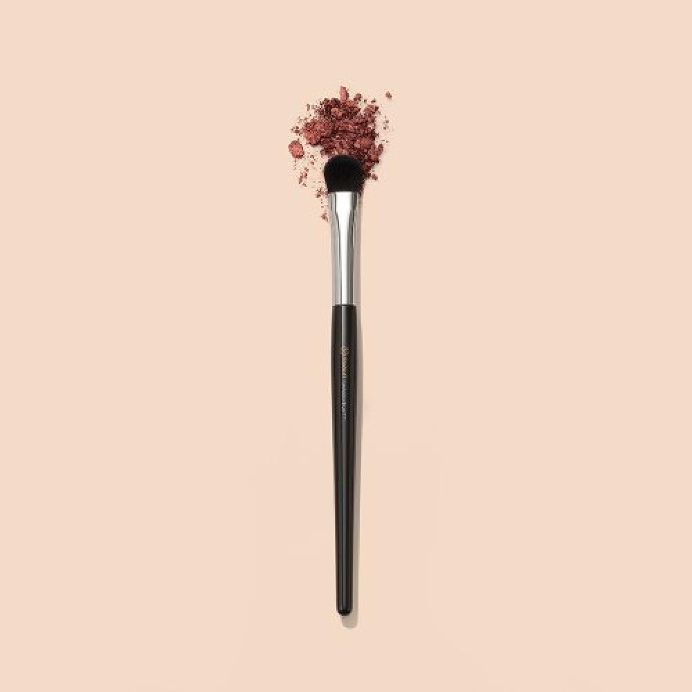 Studio17 Base Eyeshadow Brush 711
