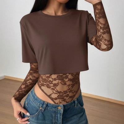 Fashionable and Elegant One-piece Pure Color Short-sleeved Top with Exposed Midriff and Fitted Design Featuring Lace Stitching.
