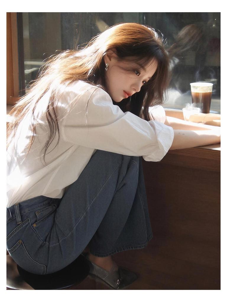 Women's High-End White Shirt: Stylish, Loose-Fit, Age-Reducing Spring/Autumn Top (2026 Collection)